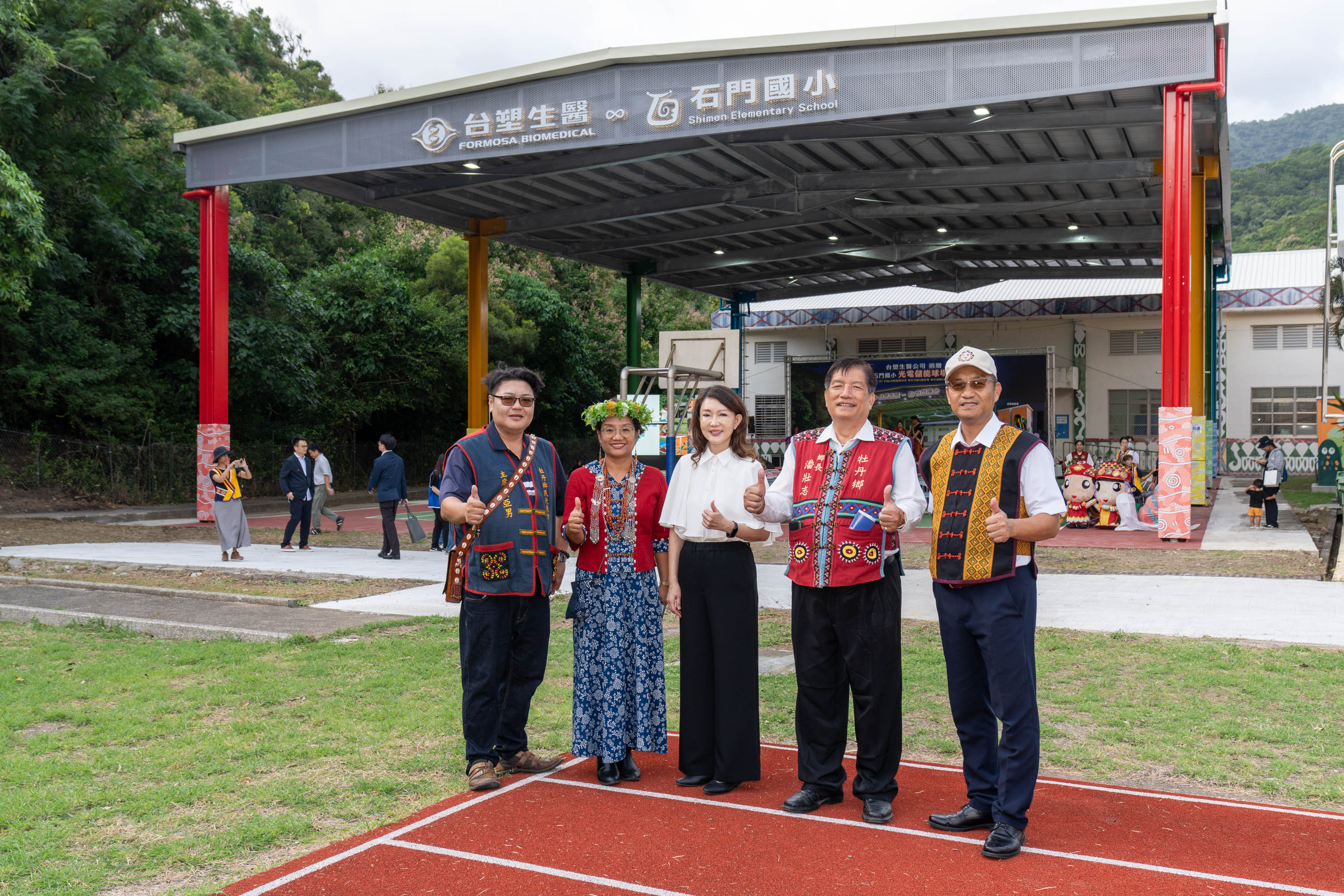 台塑生醫蓋首座光電儲能球場 助石門國小綠能不斷電